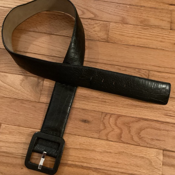 ANN TAYLOR 2” WIDE BLACK CROCODILE EMBOSSED LEATHER BELT EXCELLENT CONDITION - Picture 7 of 9
